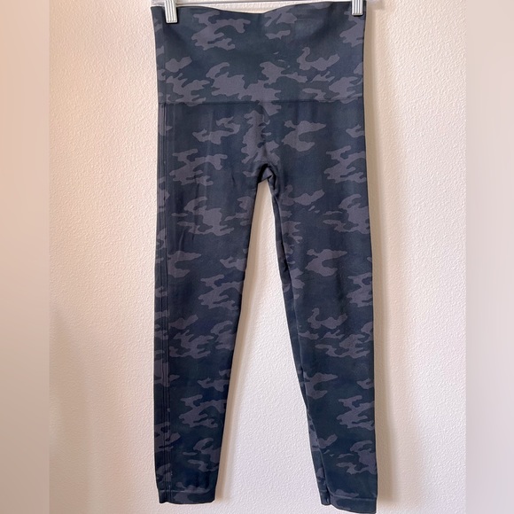 Spanx camo leggings size XL - Picture 2 of 6